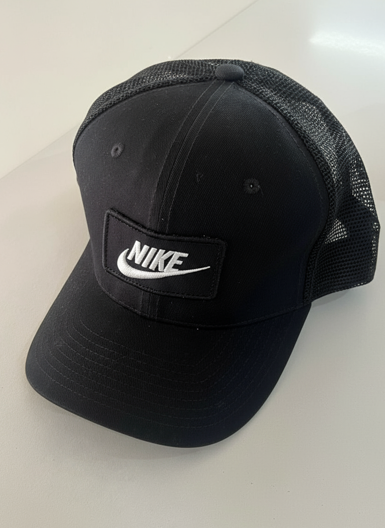 Gorra Nike tela y malla con visera curva-Hombre ajustable